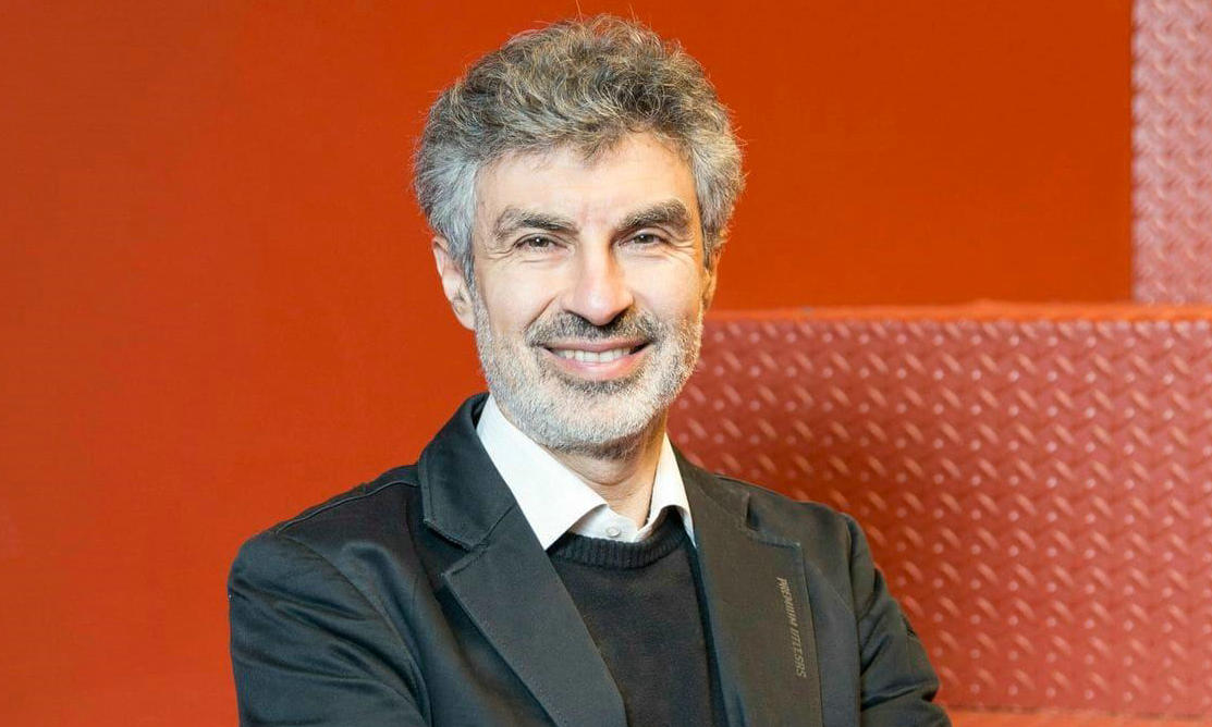 Yoshua Bengio: The Pioneer of Deep Learning, Illuminating the Future of Artificial Intelligence with the Light of Wisdom